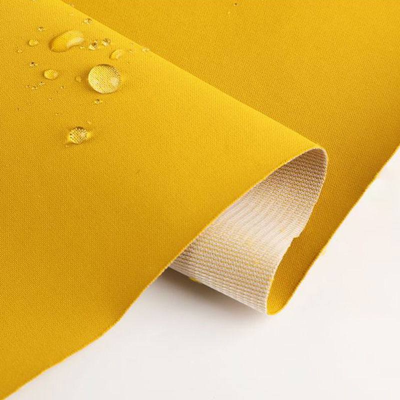 Tejido Softshell resistente al viento.